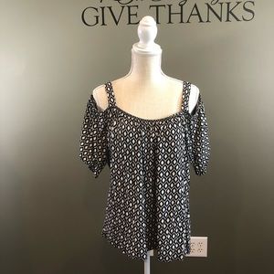 H&M Off Shoulder Black and White Size XL
